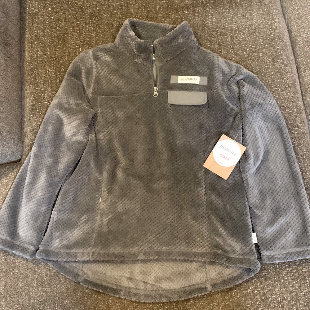 NEVER WORN NEW WITH TAGS!!! Magellan outdoors large classic fit grey pullover!!!